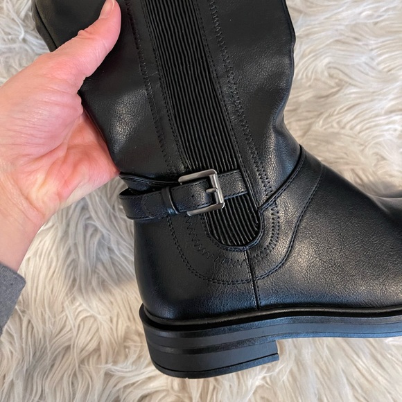 New | White Mountain | Black Boots - Picture 12 of 15